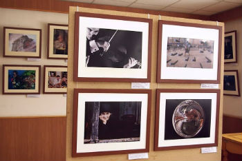 На выставке „Окно в мир„ представлены лучшие работы фотохудожников интернет-ресурса www.photopodium.com, в которых отражен колорит тех стран, где они живут и работают сегодня. Фото Рубена Чахмахчяна.