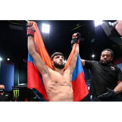 Российский боец ММА армянского происхождения Арман Царукяна в очередном поединке в рамках UFC встретится с бразильцем Жоакимом Силвой