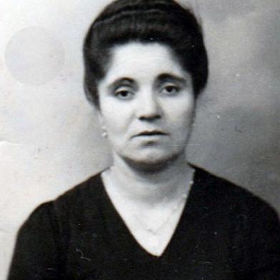 Бабушка Катрин Ехсапет Бадикян, часто повторяла, что Смирна была раем
