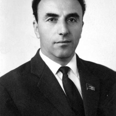 Выдающийся государственный и партийный деятель Армении Егише Асцатрян родился 2 сентября 1911 года в селе Чартар Нагорного Карабаха