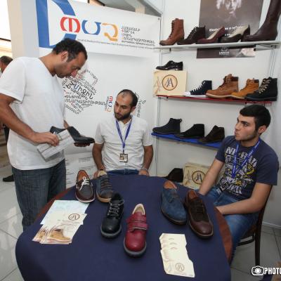 18 сентября в Армении уже в 15-й раз стартовала международная универсальная торгово-промышленная выставка Armenia EXPO-2015, которая включает экспозиции из всех отраслей экономики и продлится три дня