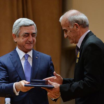 Глава государства наградил профессоров НАУА медалью 'Анания Ширакаци' и пожелал коллективу вуза новых достижений на благо страны