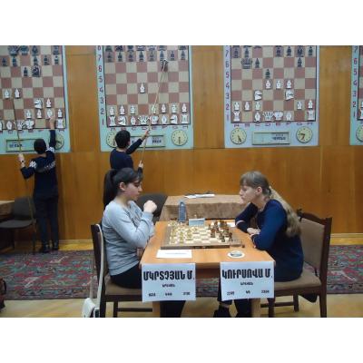 В Ереване проходят мужской и женский чемпионаты Армении по шахматам