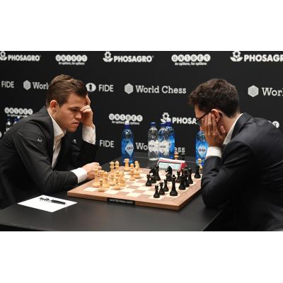 Магнус Карлсен защитил титул чемпиона мира в матче с претендентом Фабиано Каруаной
