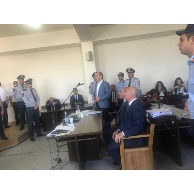 Бако Саакян и Аркадий Гукасян в зале суда