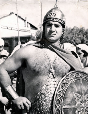 Серго Амбарцумян успел сыграть в 1939 году роль Давида Сасунского к 1000-летию армянского эпоса.
