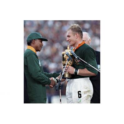 Победа сборной ЮАР по регби на домашнем чемпионате мира в 1995 году способствовала ослаблению напряжения между темнокожим и белым населением страны