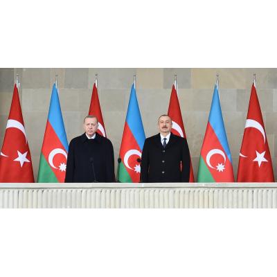 Эрдоган и Алиев на параде в Баку