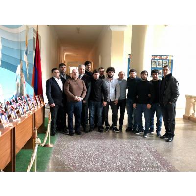 В ходе итогового заседания Попечительского совета ГИФКСА борцы-студенты, ставшие призерами Кубка мира в Белграде, получили памятные подарки