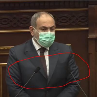 Политолог: Пашинян явился в парламент в бронежилете