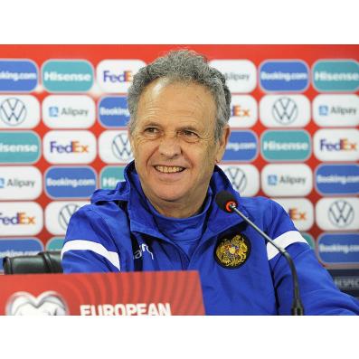 Главный тренер сборной Армении по футболу Хоакин Капаррос не вызвал Генриха Мхитаряна на товарищеские матчи против сборных Хорватии и Швеции