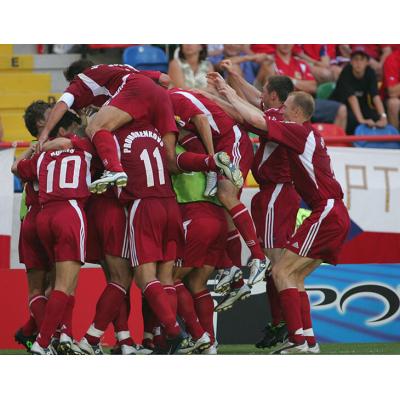 Сборная Латвии сенсационно преодолела отборочный цикл ЕВРО-2004 и достойно выступила в финальном турнире чемпионата Европы