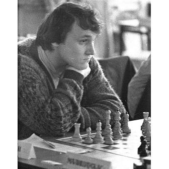 На 57-м году жизни в Москве скончался один из ведущих шахматных тренеров мира, гроссмейстер Юрий Дохоян