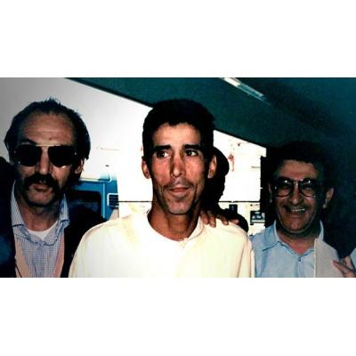 В 1994 году итальянский спортсмен Мауро Проспери заблудился, участвуя в 'Сахарском марафоне', проведя в пустыне 10 дней в борьбе за жизнь
