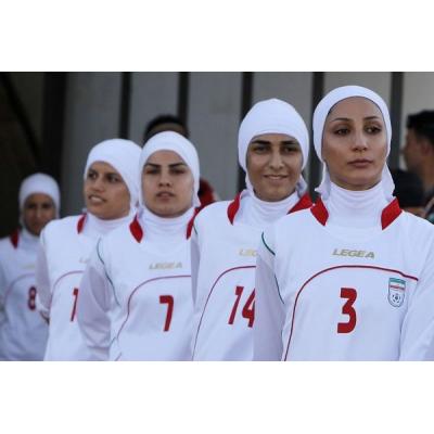 В женском футболе Ирана периодически возникают скандалы гендерного характера