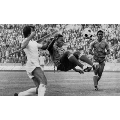 Матч чемпионата мира 1974 года Бразилия – Заир навсегда вошел в историю из-за трагикомичного эпизода со штрафным ударом в ворота африканской команды