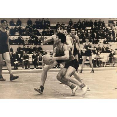 25 декабря 1930 года в египетской Александрии родился знаменитый советский баскетболист Арменак Алачачян
