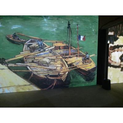Мультимедийная выставка 'Ван Гог. Живые полотна'