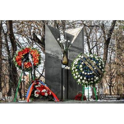 Памятник жертвам Холокоста в Ереване (установлен 27.10.2006 г.)