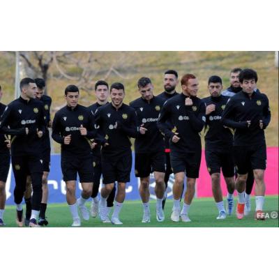 После длительного перерыва национальная сборная Армении по футболу провела открытую тренировку в Техническом центре-Академии Федерации футбола Армении