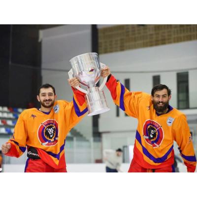 В Ереване завершился открытый чемпионат Армении по хоккею с шайбой, проведенный Армянской хоккейной лигой во главе с российским предпринимателем Петром Лебедевым