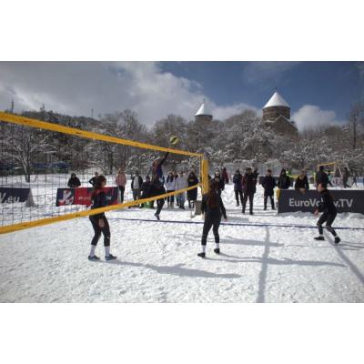 В Цахкадзоре прошел чемпионат Армении по волейболу на снегу среди мужчин и женщин
