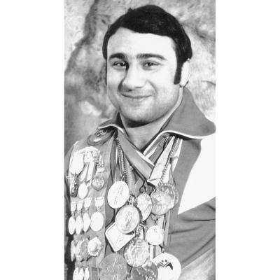 3 июня исполнилось 68 лет олимпийскому чемпиону Монреаля-1976 по греко-римской борьбе Сурену Налбандяну