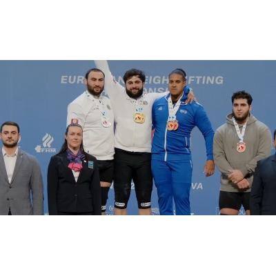 Армянские тяжелоатлеты продолжают пополнять копилку медалей на чемпионате Европы в Кишиневе