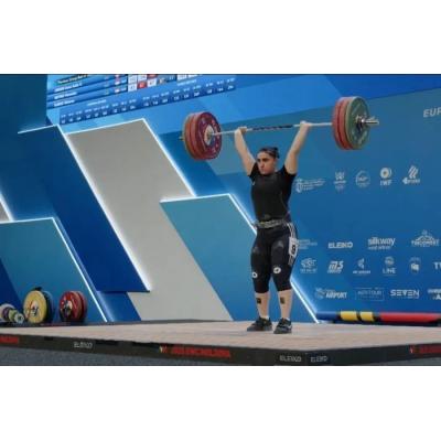 Армянские тяжелоатлеты продолжают пополнять копилку медалей на чемпионате Европы в Кишиневе