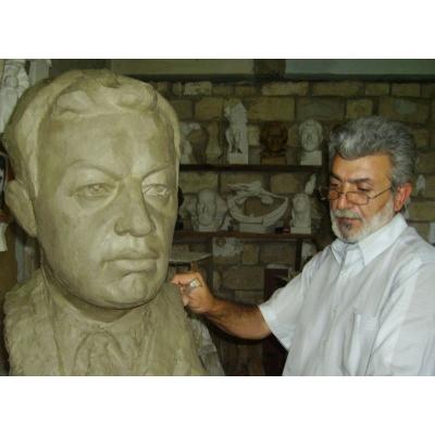Скульптор Альберт Саркисян