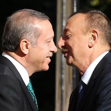 Не надо быть семи пядей во лбу, чтобы констатировать слаженность внешнеполитических акций Анкары и Баку