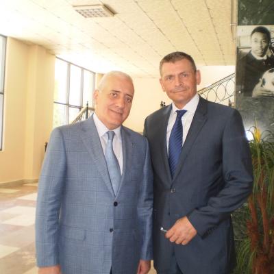 Президент Федерации фехтования Армении Армен Григорян и глава Европейской конфедерации фехтования Франтишек Янда, ушедший из жизни в 2015 году