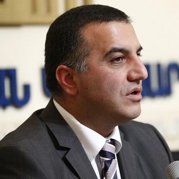 Министр труда и социальных вопросов Армении Артем Асатрян