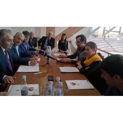Руководство Федерации велоспорта Армении во главе с Арманом Саакяном встретилось с представителем Международного союза велосипедистов Паскаль Шунси