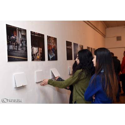 В столичном Центре современного экспериментального искусства (НПАК) открылась армяно-турецкая выставка фотографий под названием 'Мосты между историями'