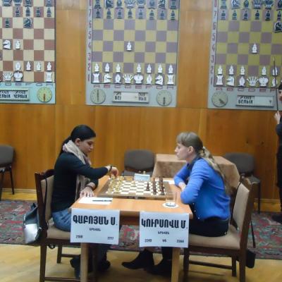 В Ереване проходит 73-й чемпионат Армении по шахматам среди женщин