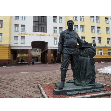 Памятник таможеннику Павлу Верещагину в Санкт-Петербурге