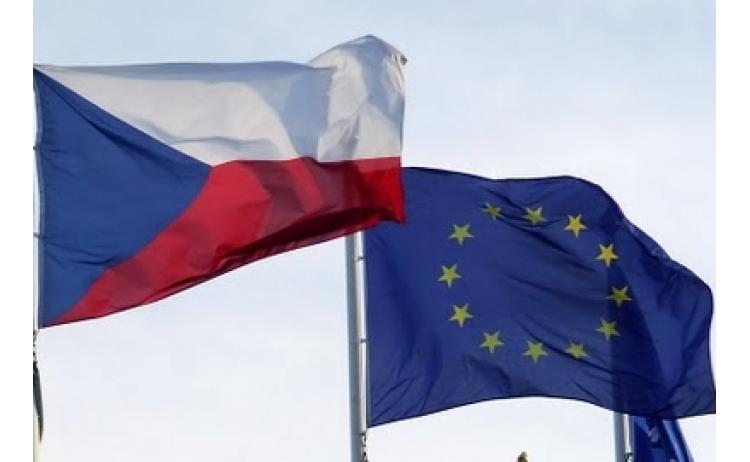 Армения вступит в ес. Чехия в ЕС. Флаг Чехии и ЕС. Председательство Чехии в ЕС.