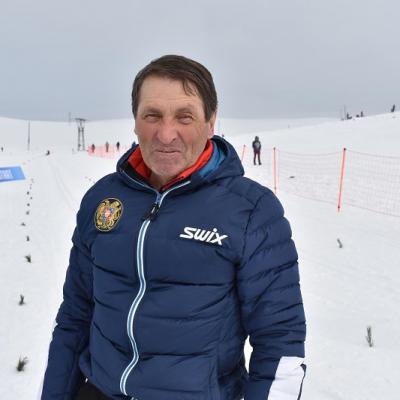 Главный тренер сборной Армении по лыжным гонкам Артур Микаелян много лет мечтал о создании в Ашоцке лыжного центра