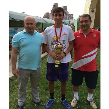 Из нынешнего поколения армянских теннисистов заслуживает внимания 22-летний Микаел Хачатрян