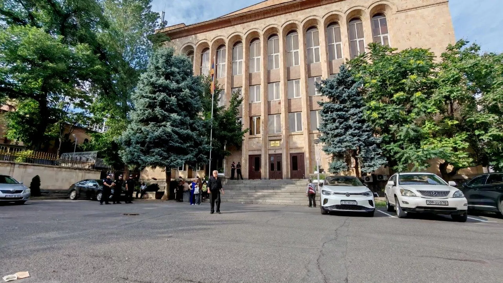 КС АРМЕНИИ ОТКЛОНИЛ ОБРАЩЕНИЯ О ПРИЗНАНИИ ИТОГОВ ВЫБОРОВ НЕДЕЙСТВИТЕЛЬНЫМИ. КОММЕНТАРИИ ЮРИСТОВ (ВИДЕО)