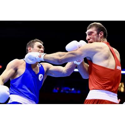 Армянские боксеры Давид Чалоян (+92 кг) и Оганес Бачков (63,5 кг) завоевали серебро и бронзу на чемпионате мира в Белграде